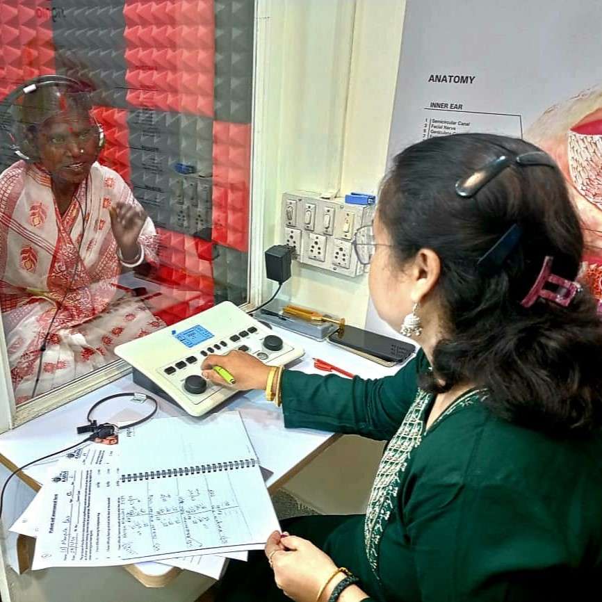 Overview of The Karna’s hearing care services highlighting professional centers, advanced diagnostics, home visits, global hearing aid brands, and over 25 years of trusted excellence.